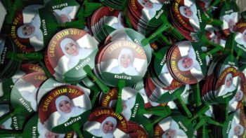 Kipas Plastik Pilkada Khofifah Indar Parawansa