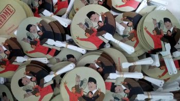 Kipas Plastik Bapak Jokowi dan Ibu Megawati